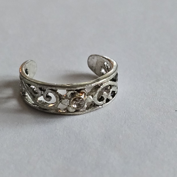 Flower toe ring silver tone adjustable clear  gem - Picture 3 of 7